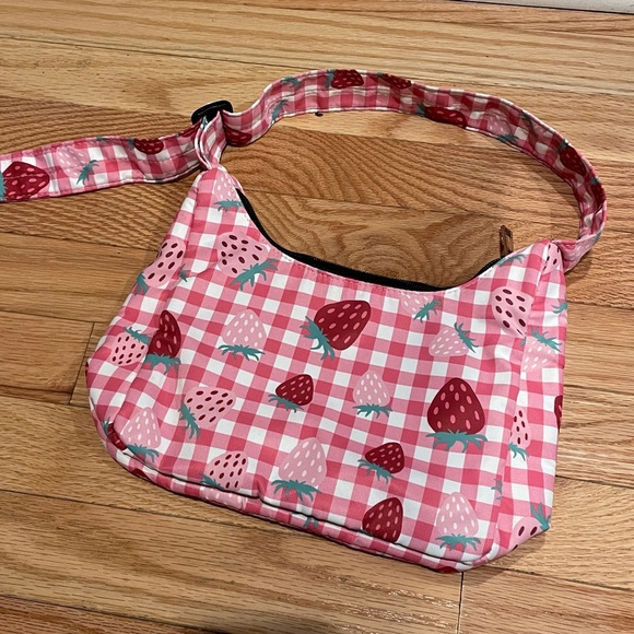 NOT BAGGU Pink Strawberry Patterned shoulder Women's Bag - Picture 2 of 4